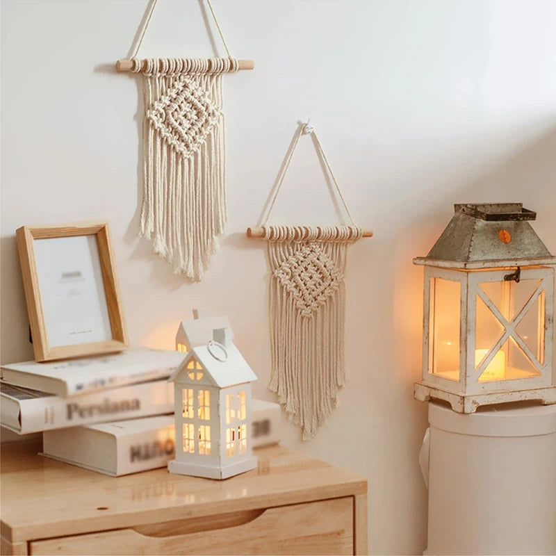 Hand-woven Boho Wall Decor Wall Hanging Tapestry with Woven Pocket Living Room Bedroom Bohemian Craft Decoration Handmade Gifts