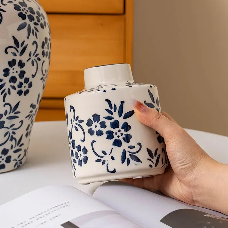 Blue and White Porcelain Vase Flower Arrangement Living Room Decorations Medieval Ceramics Retro Home Decorations Chinese Wine